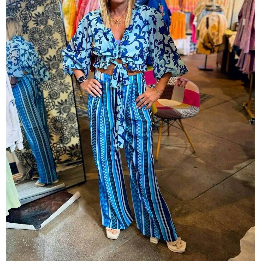 NEW JUST BELLINA multi floral top in blue